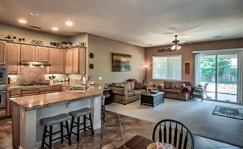 4340 Chinook Dr, Redding, CA 96002 photo 8