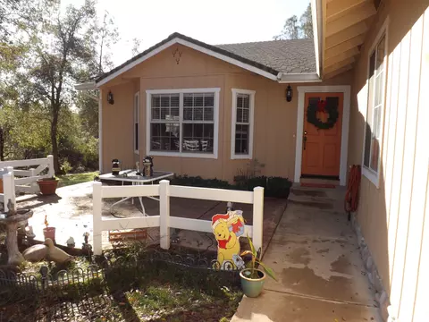 11650 Lucy Ln, Redding, CA 96003 photo 2
