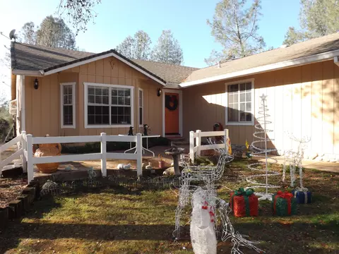 11650 Lucy Ln, Redding, CA 96003 photo 1