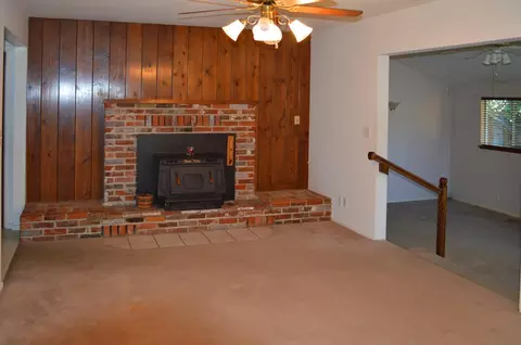 6484 El Camino Dr, Redding, CA 96001 photo 4