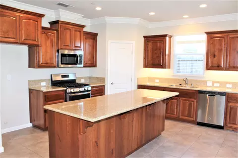 6335 Oxbow St, Redding, CA 96001 photo 2