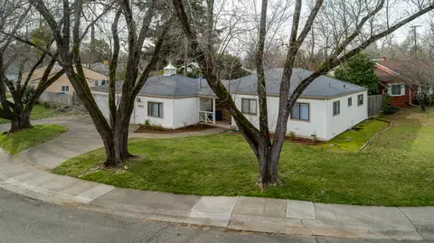 2222 Canal Dr, Redding, CA 96001 photo 2