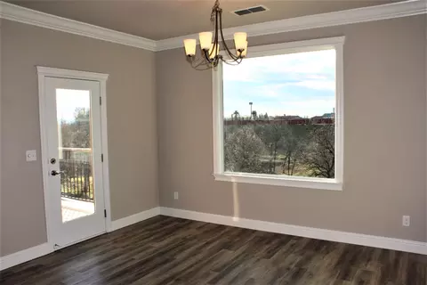 945 Rollingview Dr, Redding, CA 96003 photo 9