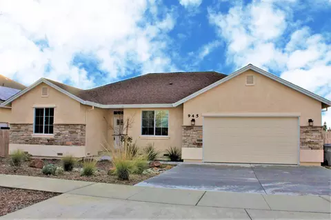 945 Rollingview Dr, Redding, CA 96003 photo 1