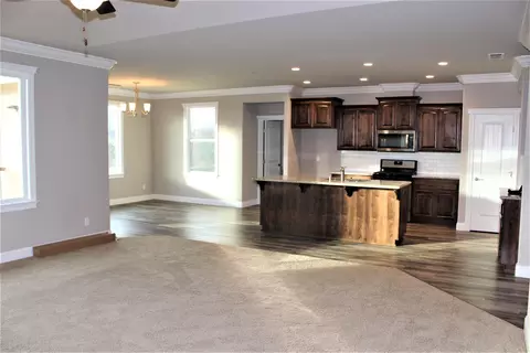 945 Rollingview Dr, Redding, CA 96003 photo 6