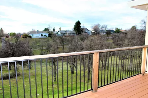 945 Rollingview Dr, Redding, CA 96003 photo 16