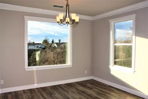 945 Rollingview Dr, Redding, CA 96003 photo 8