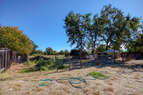 5157 Debbie Ln, Redding, CA 96002 photo 18