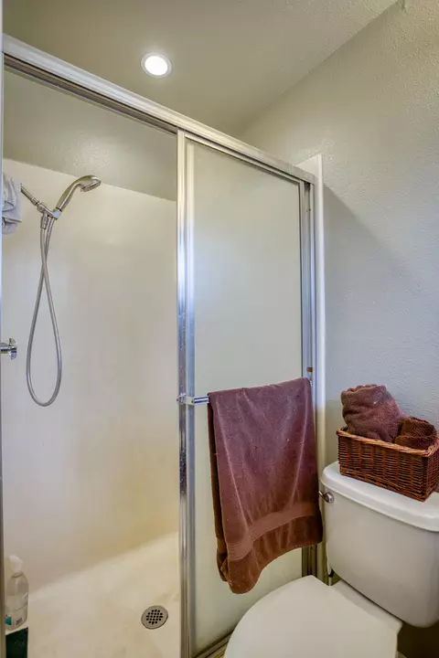 5157 Debbie Ln, Redding, CA 96002 photo 11