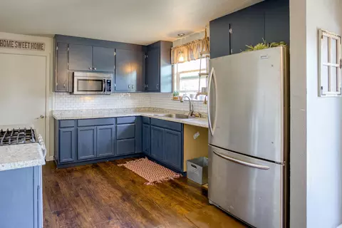 5157 Debbie Ln, Redding, CA 96002 photo 4