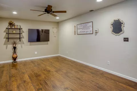 5157 Debbie Ln, Redding, CA 96002 photo 2