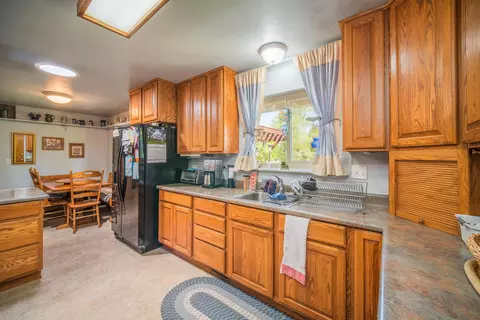 6796 Riata Dr, Redding, CA 96002 photo 7