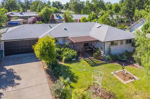 6796 Riata Dr, Redding, CA 96002 photo 1