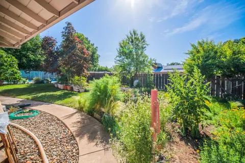 6796 Riata Dr, Redding, CA 96002 photo 4