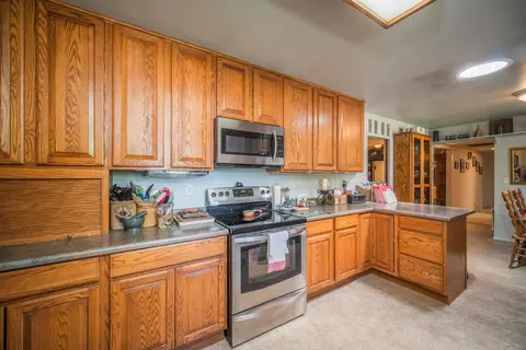 6796 Riata Dr, Redding, CA 96002 photo 11