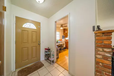 1401 Dusty Ln, Redding, CA 96002 photo 2