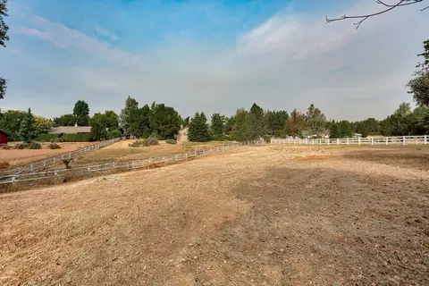 19695 Paso Robles Ave, Redding, CA 96003 photo 10