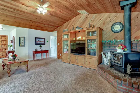 19695 Paso Robles Ave, Redding, CA 96003 photo 5