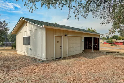 19695 Paso Robles Ave, Redding, CA 96003 photo 9