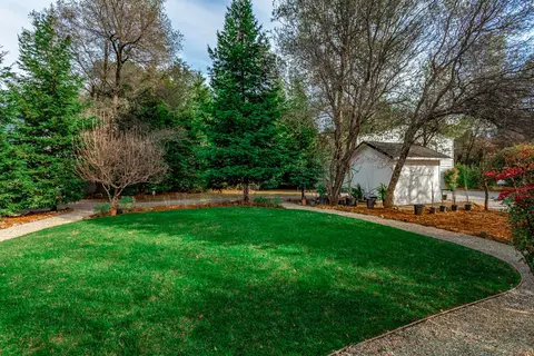 13213 Spring Lake St, Redding, CA 96003 photo 23