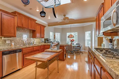13213 Spring Lake St, Redding, CA 96003 photo 15