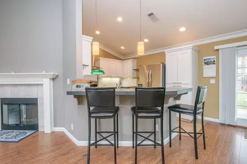 647 Chancellor Blvd, Redding, CA 96003 photo 7