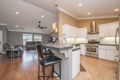 647 Chancellor Blvd, Redding, CA 96003 photo 9