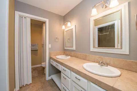 647 Chancellor Blvd, Redding, CA 96003 photo 16