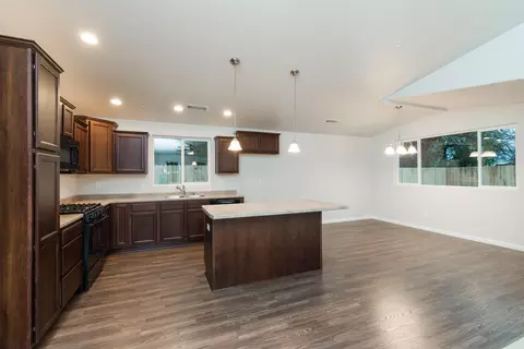 2623 Russell St, Redding, CA 96001 photo 7