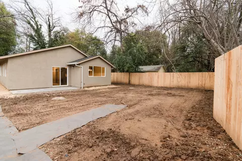 2623 Russell St, Redding, CA 96001 photo 12