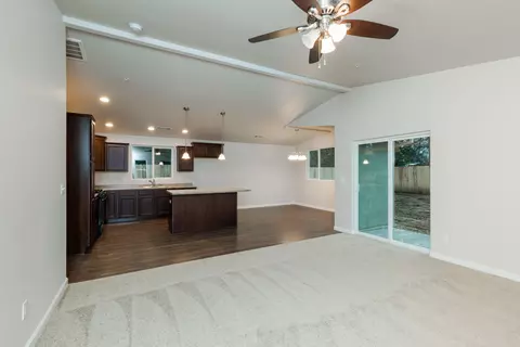 2623 Russell St, Redding, CA 96001 photo 6