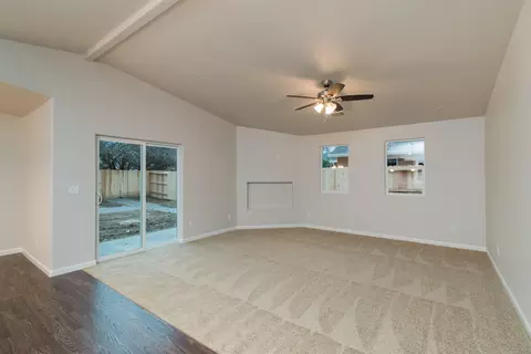2623 Russell St, Redding, CA 96001 photo 4
