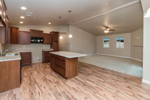 2625 Russell St, Redding, CA 96001 photo 10