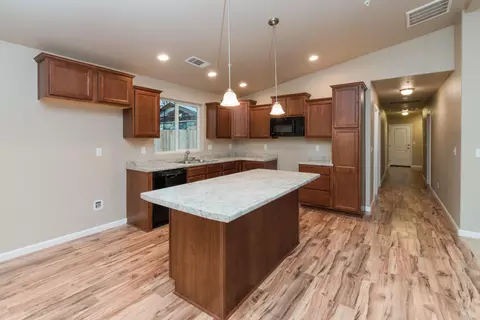 2625 Russell St, Redding, CA 96001 photo 7