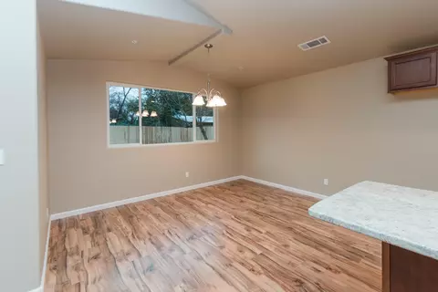 2625 Russell St, Redding, CA 96001 photo 8