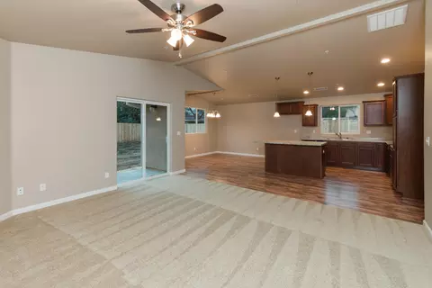 2625 Russell St, Redding, CA 96001 photo 5