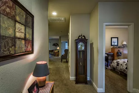 990 Domain Way, Redding, CA 96003 photo 3