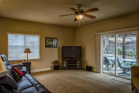 990 Domain Way, Redding, CA 96003 photo 13