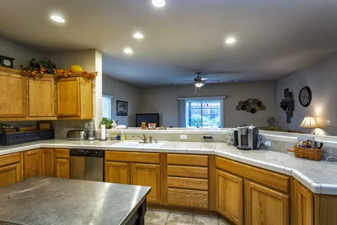 990 Domain Way, Redding, CA 96003 photo 9