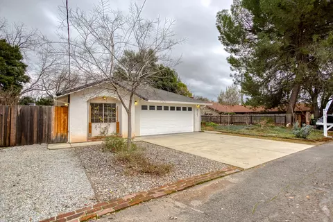 4141 Cheryl Dr, Redding, CA 96002 photo 2