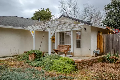4141 Cheryl Dr, Redding, CA 96002 photo 3