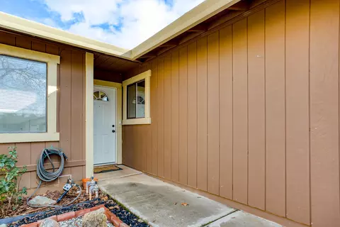 3749 Pluto St, Redding, CA 96002 photo 3