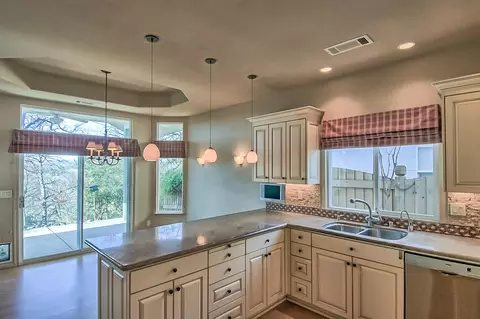 294 Franciscan Trl, Redding, CA 96003 photo 17