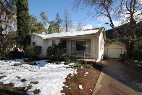 3235 Sunset Dr, Redding, CA 96001 photo 1