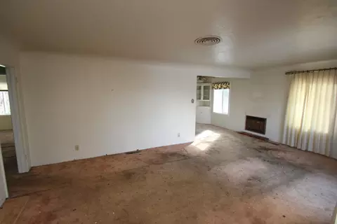 3235 Sunset Dr, Redding, CA 96001 photo 2