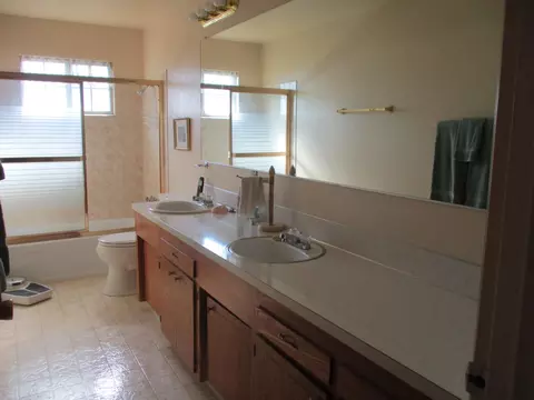 1148 Lorraine Dr, Redding, CA 96002 photo 11