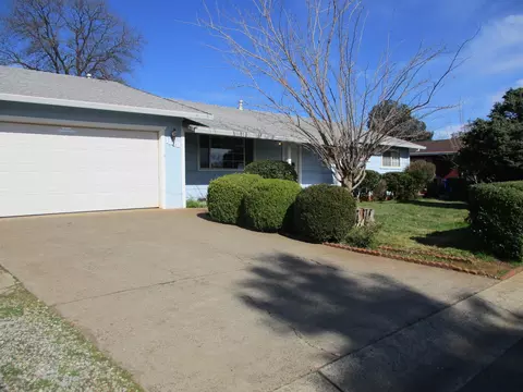 1148 Lorraine Dr, Redding, CA 96002 photo 2