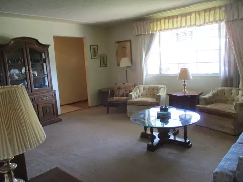 1148 Lorraine Dr, Redding, CA 96002 photo 3
