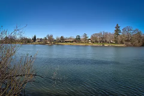 3274 Wilshire Dr, Redding, CA 96002 photo 1