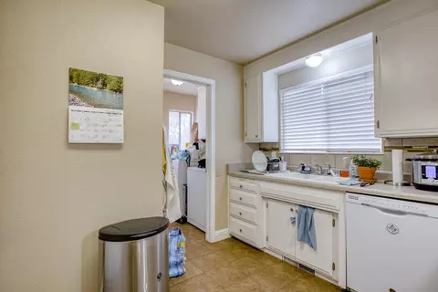 8606 Patricia Dr, Redding, CA 96002 photo 6